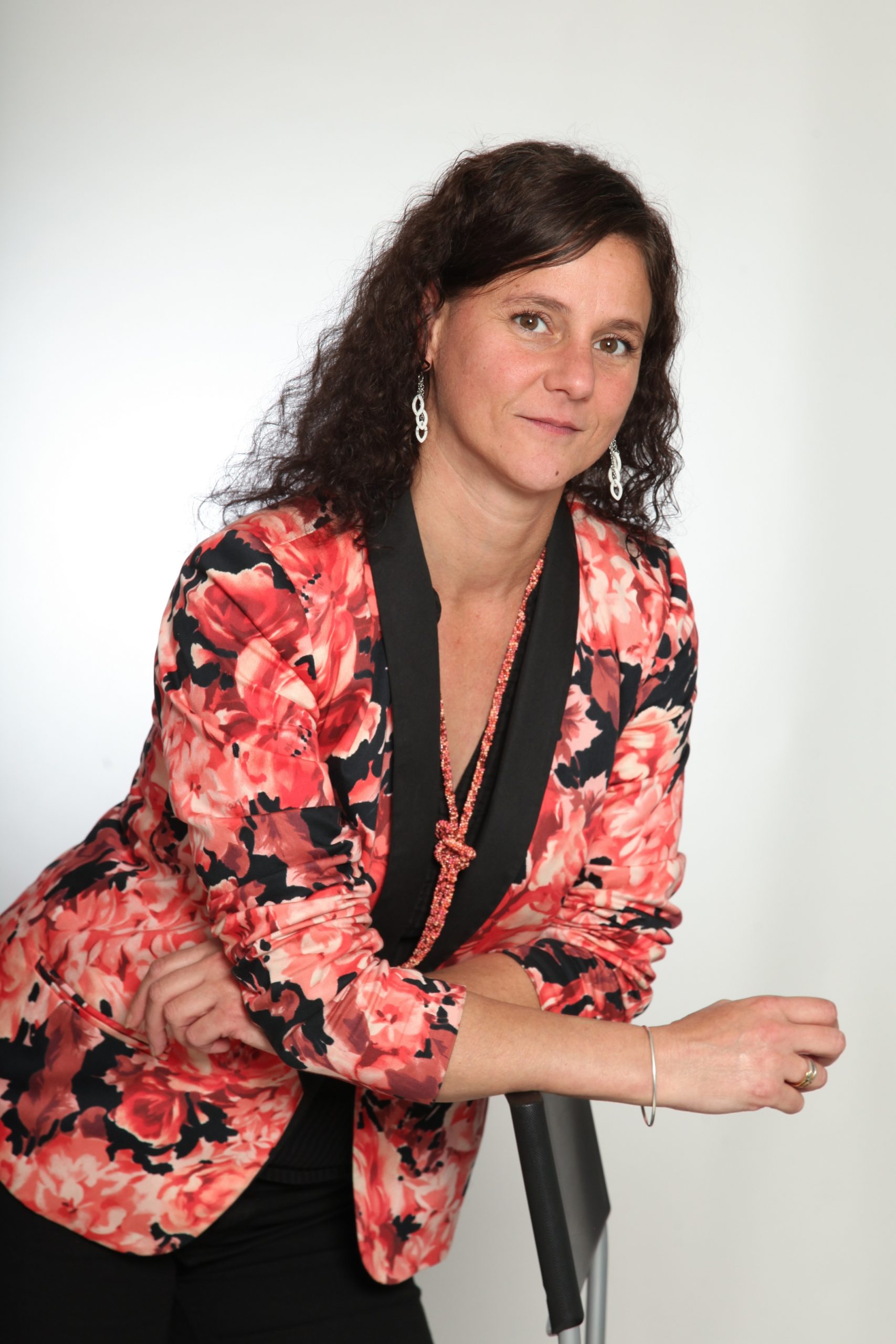 Julia Mathavon chapeau